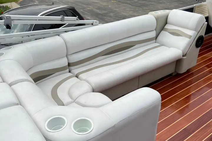 imageye___-_Luxury-Pontoon-Private-Charter-image-3-rotated