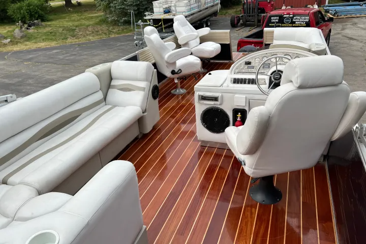 imageye___-_Luxury-Pontoon-Private-Charter-image-6